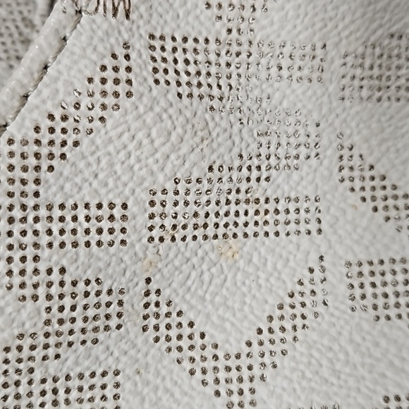 Michael Kors Pursue - Picture 7 of 11